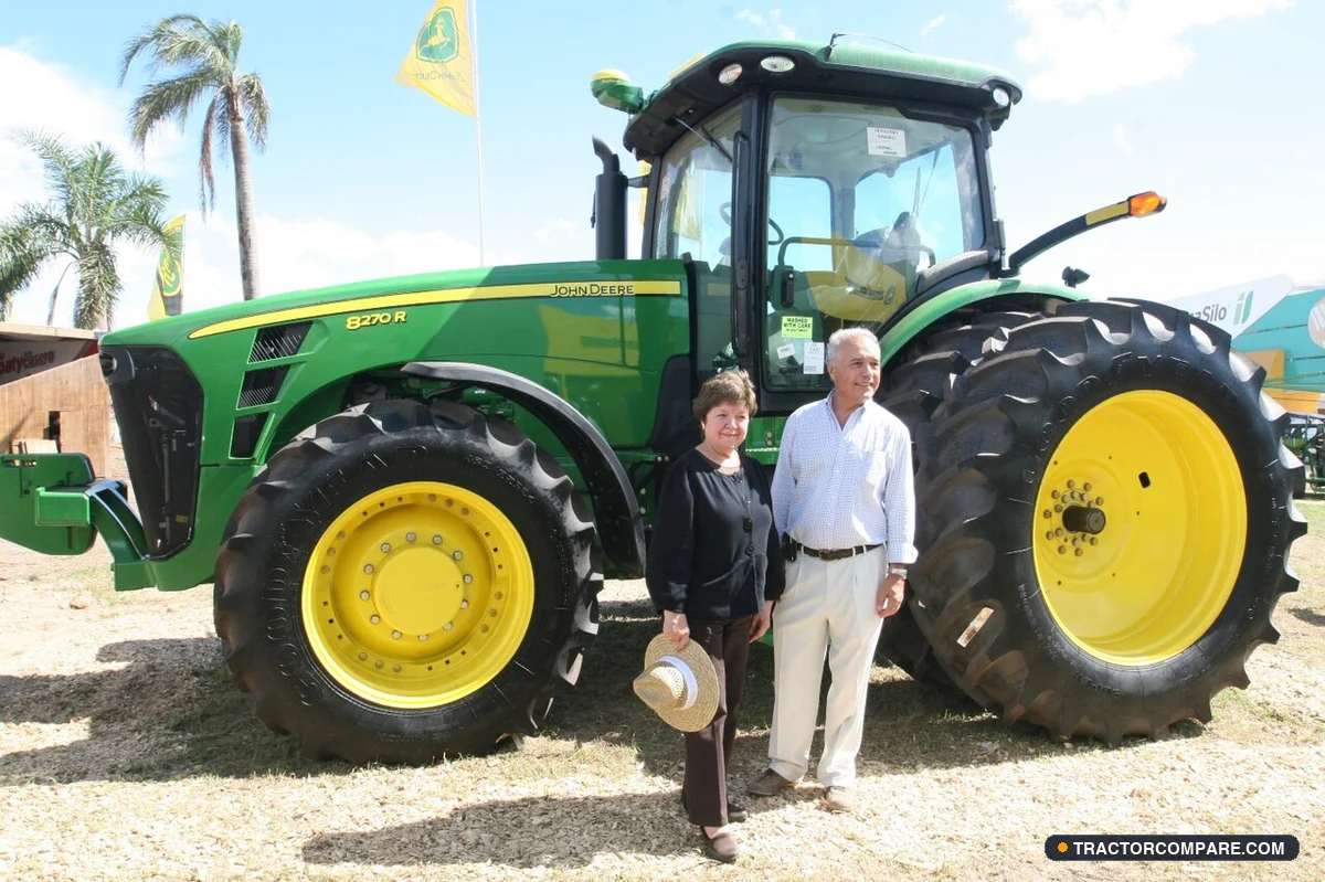 Deere 8270R (2014–2019)