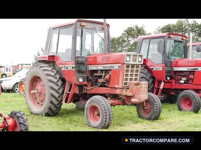 International Harvester 886B