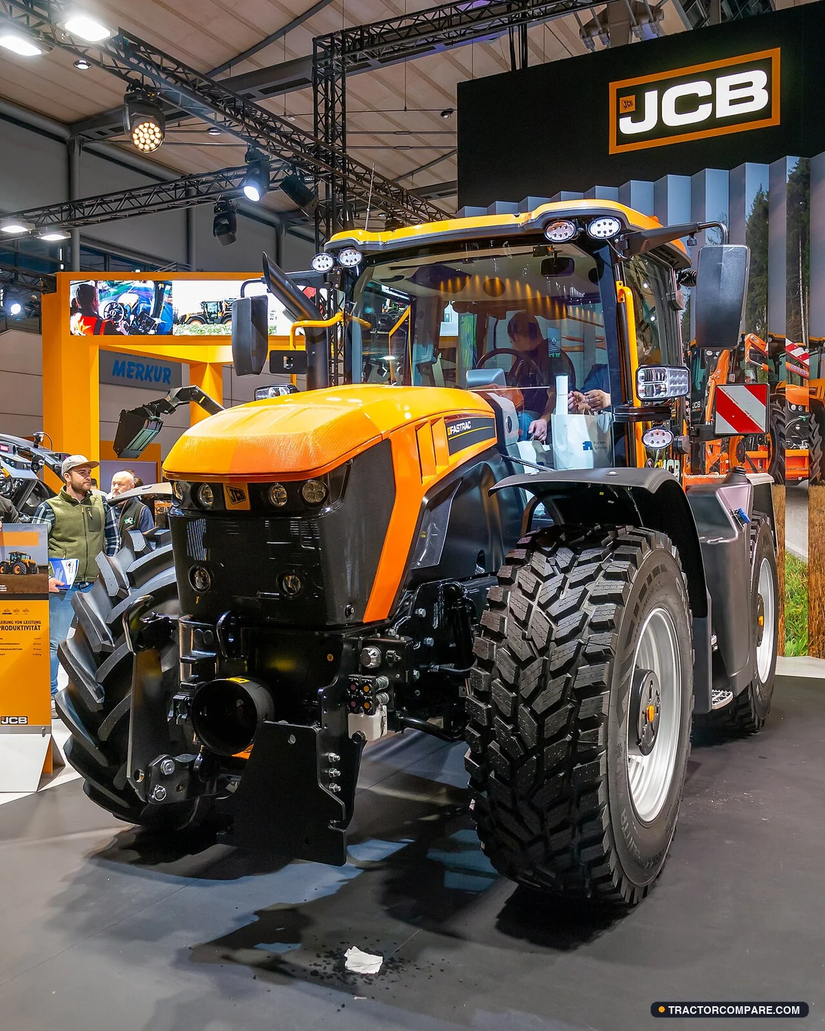 JCB Fastrac 8330