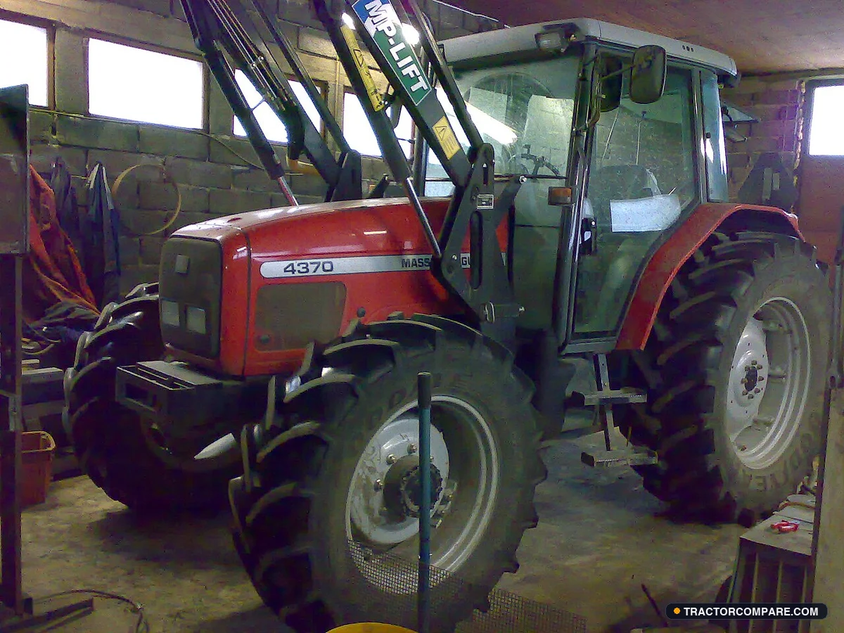 Massey Ferguson 4370