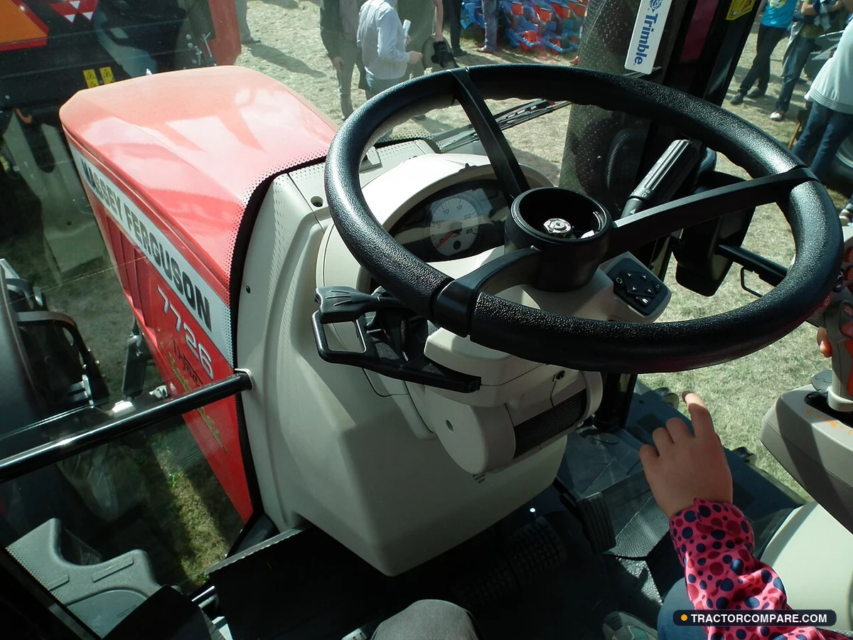 Massey Ferguson 7726