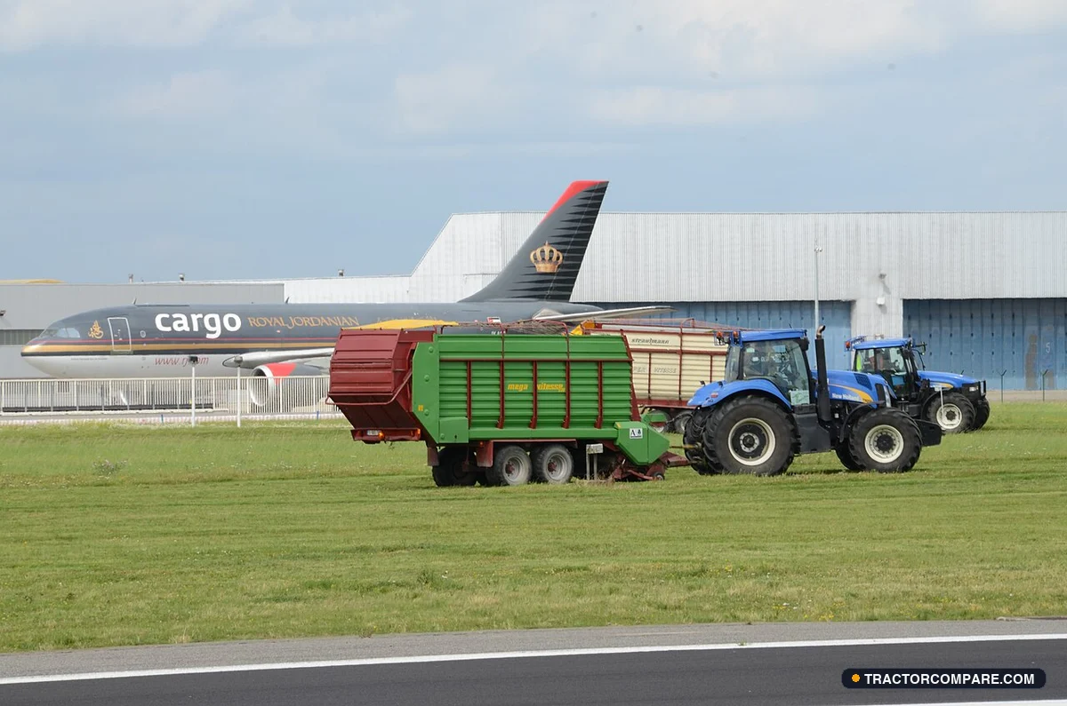 New Holland T8050