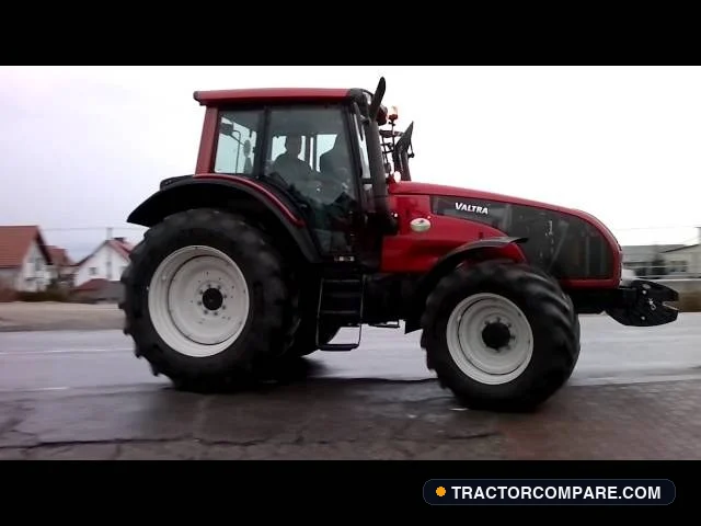 Valtra T121