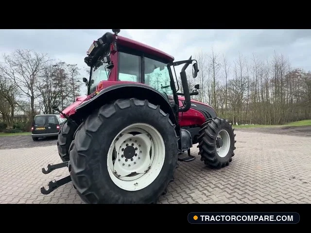 Valtra T152